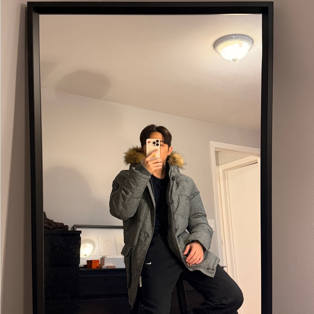 Tommy Hilfiger / Gray Puffer jacket with fur hood / medium